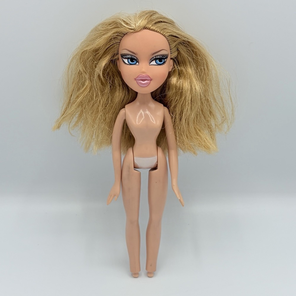 Bratz Fashion Stylistz 9.5" CLOE Makeup Stylist Doll Nude Doll Only